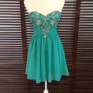 Bee Darlin prom dress